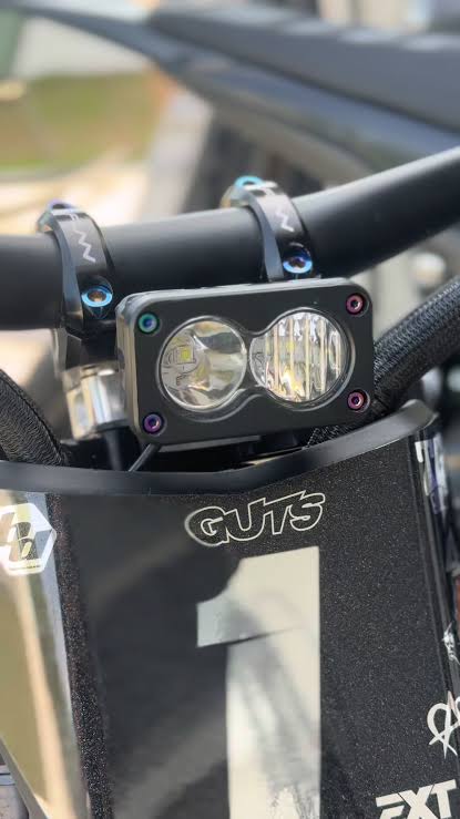 PLUG N PLAY EMOTO HEADLIGHT